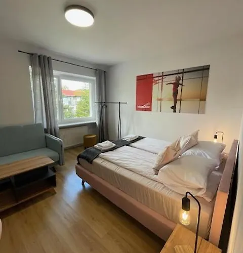 Terminal Family Airport Hostel *