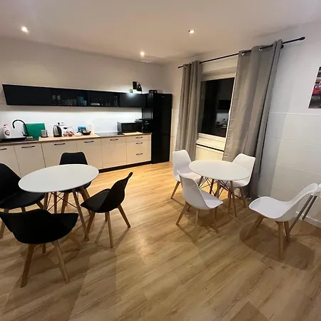 Terminal Family Airport Hostel Poznań