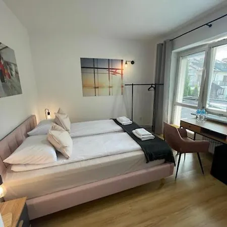 Terminal Family Airport Vandrerhjem Poznań