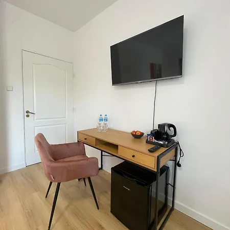 Vandrerhjem Terminal Family Airport