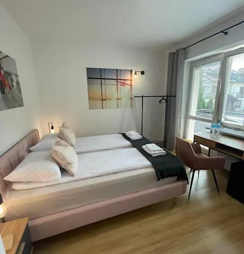 Terminal Family Airport Хостел Познань